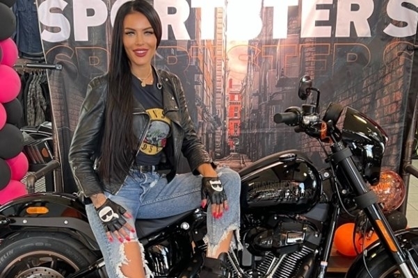 Популярната инфлуенсърка от Северна Македония с 1 2 млн последователи е