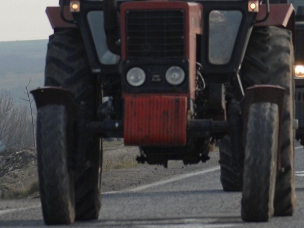 Пиян шофьор на колесен трактор МТЗ 80 изтрезня в ареста