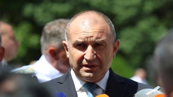 Беше очевидно че кабинетът няма да падне защото користните интереси