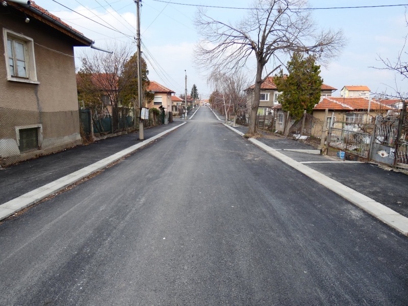 17 улици и участъци от тях са ремонтирани за една