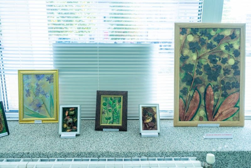 Самостоятелна изложба живопис на Светла Дамяновска под наслов Неувяхващи подаръци