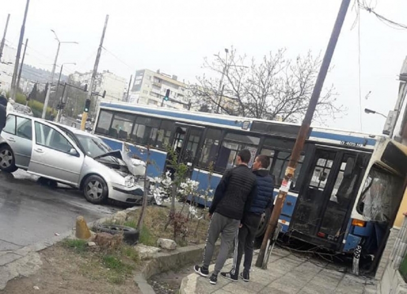 7 души са пострадали при катастрофа на автобус от градския
