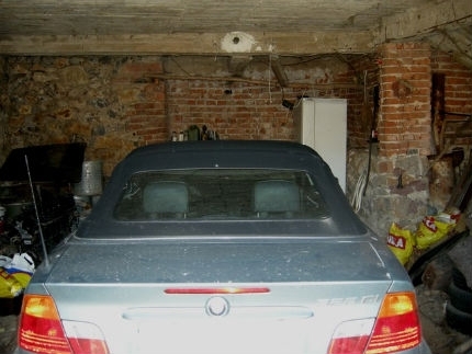 Тийнейджър е направил голяма бъркотия само за да задигне инструменти