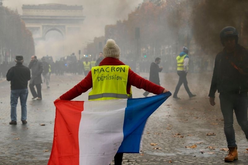 Протестите във Франция взеха четвърта жертва съобщи bTV Тя е