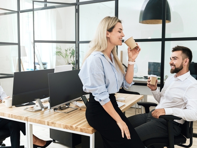 В класическите разбирания за флирт обикновено мъжете би трябвало да