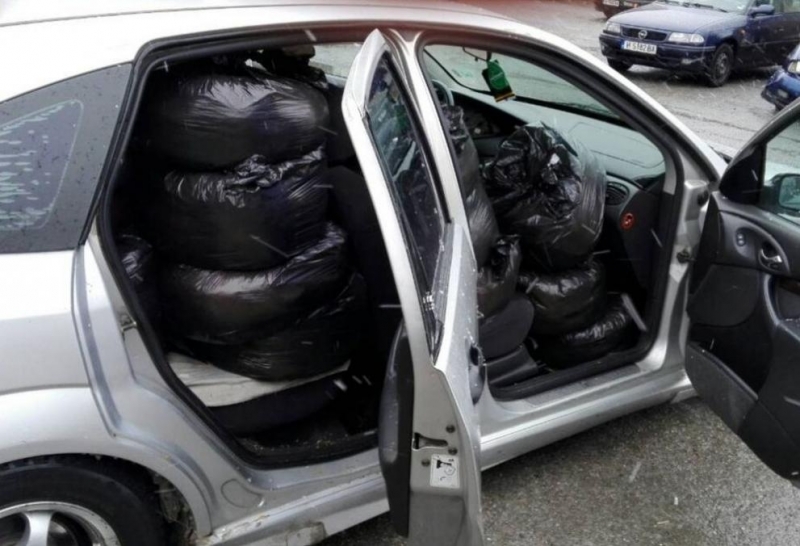 Полицията е заловила контрабандист на тютюн в Лом Вчера около