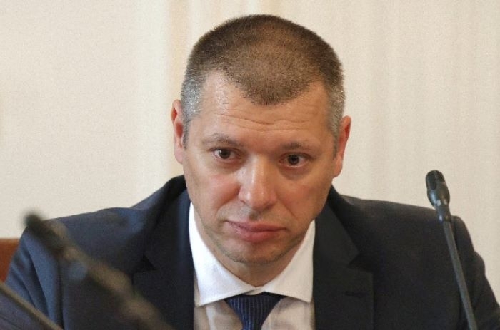 ГЕРБ и ДПС-Пеевски опазиха шефа на КПКОНПИ