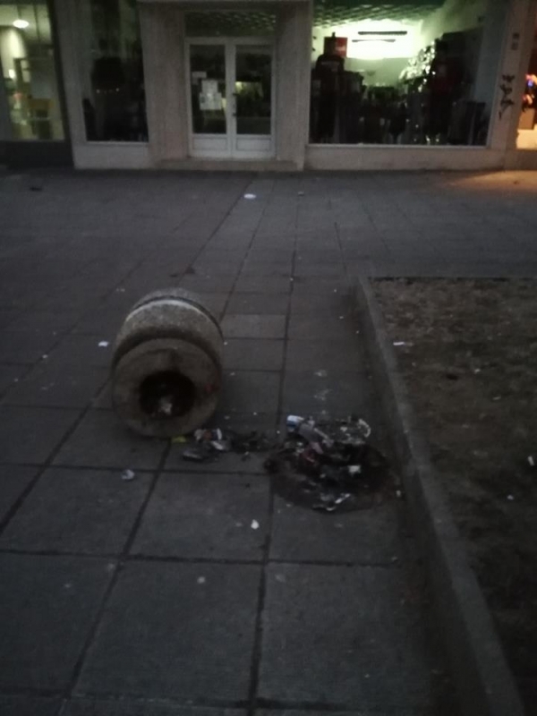 Вандали са вилнеели във Враца тази нощ видя BulNews bg Неизвестни