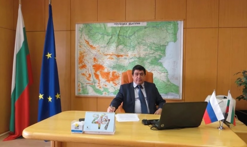 На 55 годишна възраст внезапно почина първият секретар на посолството ни