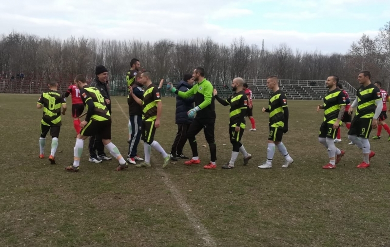 Мъжкият футболен отбор на Първа Атомна записа втора поредна победа