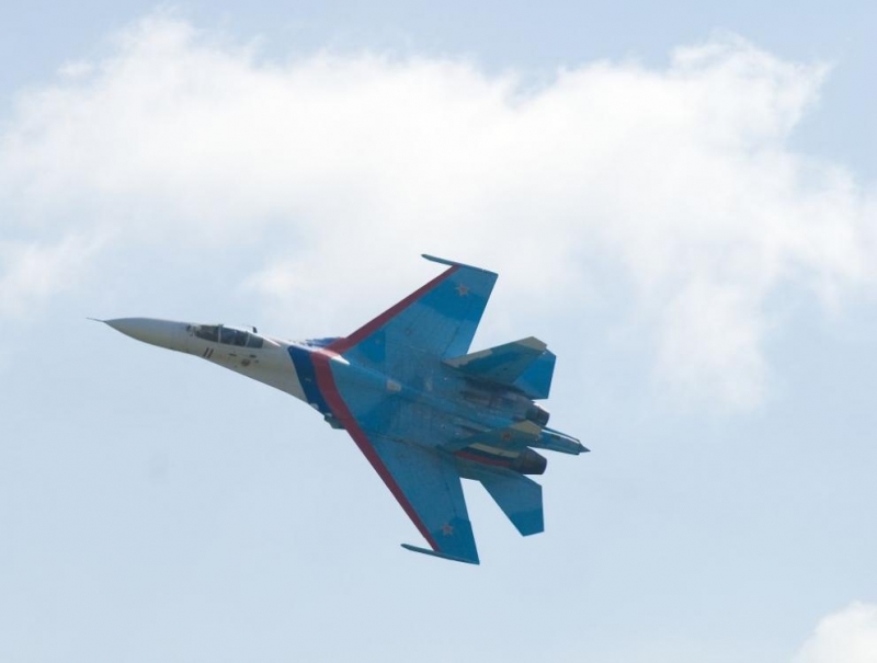 Руски военни кораби издирват пилота на изтребител, паднал в Черно море