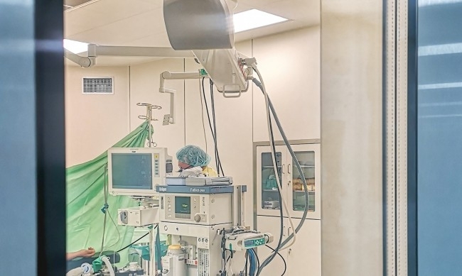 Лекарска грешка е довела до смъртта на родилка и бебето