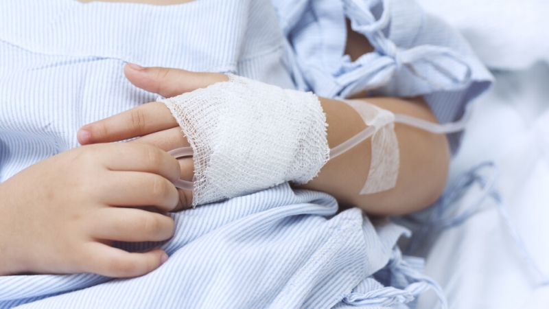 Пет годишно дете е ударено от отскочила кола на тротоар