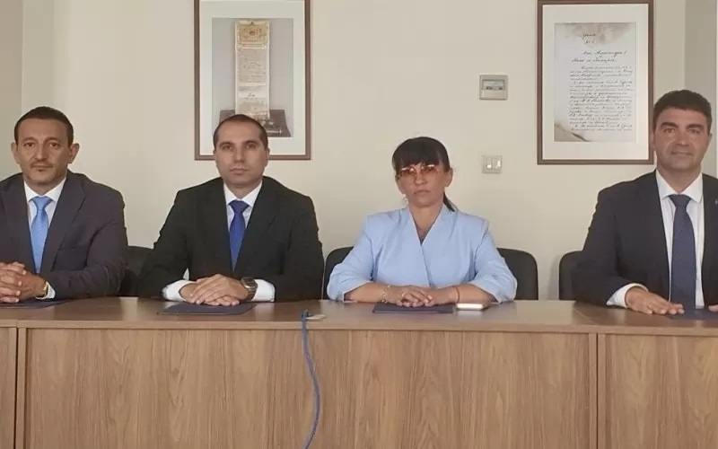 Шефът на новата антикорупционна комисия е избран пред нотариус