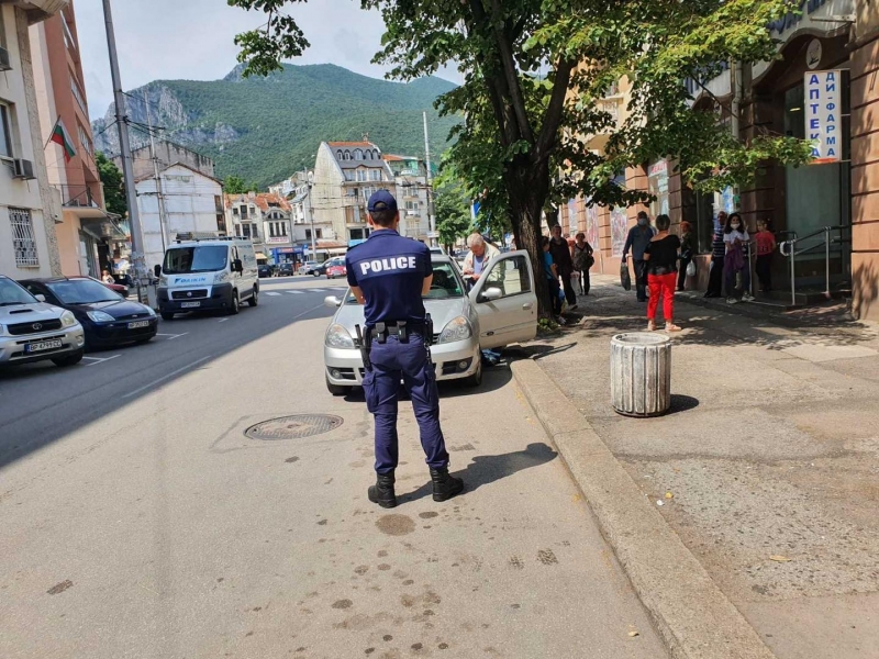 При извършване на съвместни проверки в града служители от звено