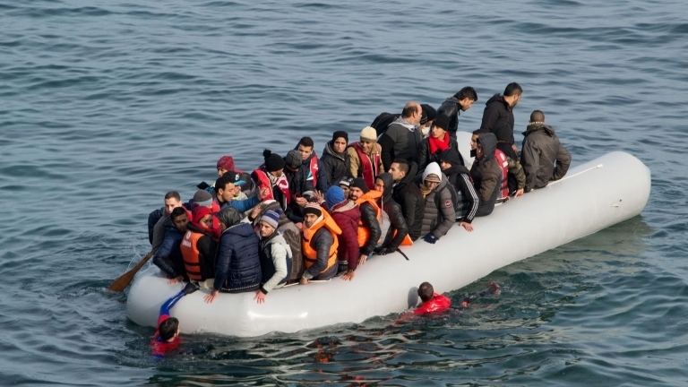 Повече от петстотин нелегални мигранти са били задържани от бреговата