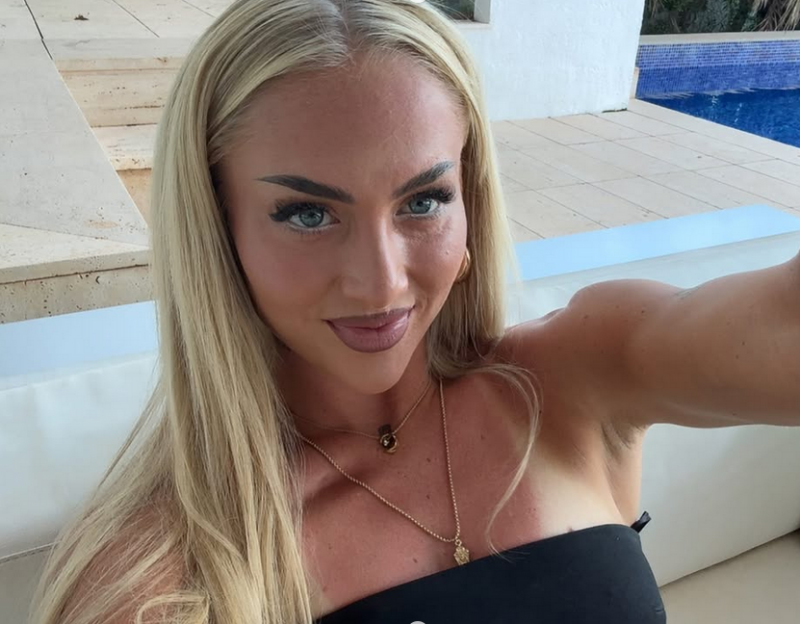 Алиша Леман взриви мрежата с голи кадри /снимки/