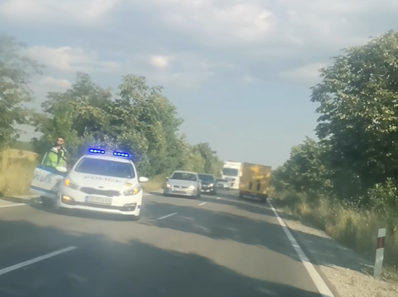 Пътният инцидент стана вчера около 17 10 часа а за него
