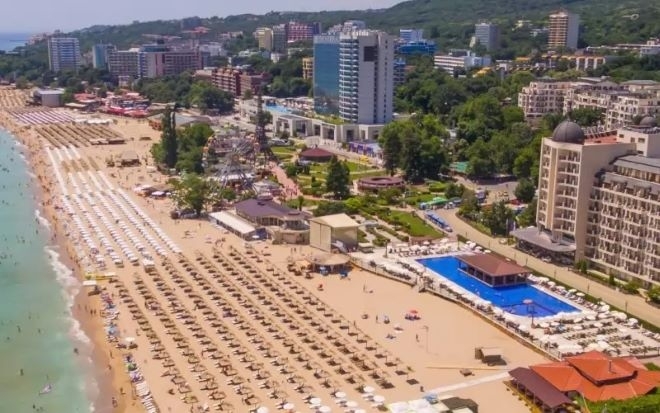 България отчита сериозен спад в международния туристически поток и се