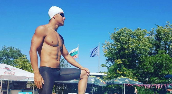 Български плувец ще прави опит за исторически рекорд в Черно
