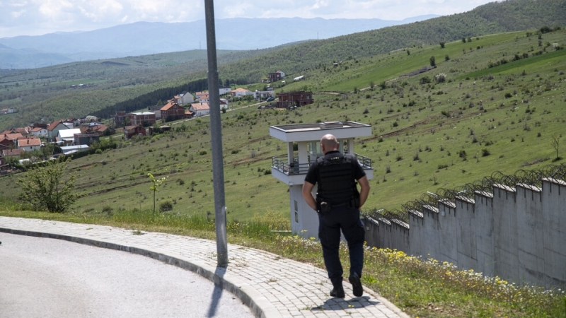 Командващият КФОР генерал майор Ференц Каджари заяви че КФОР са установили