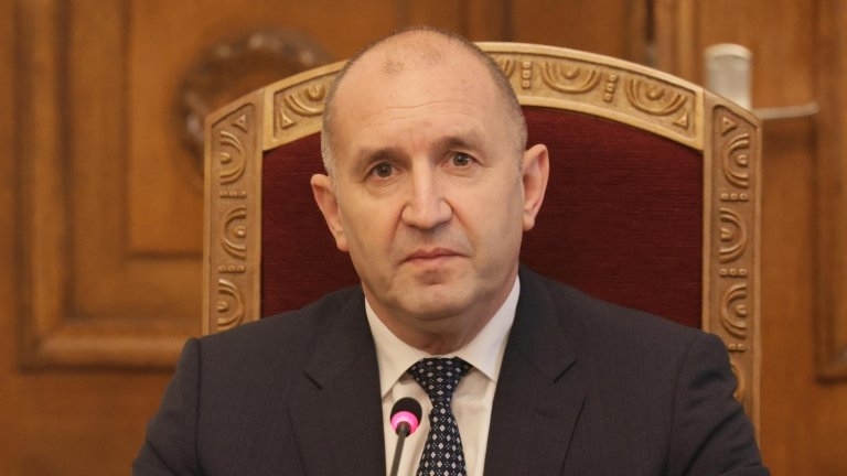 Президентът Румен Радев връчва първия мандат за съставяне на правителство