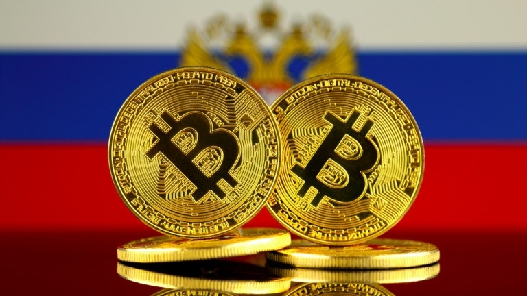 Русия сериозно обмисля да замени американския долар с Bitcoin като