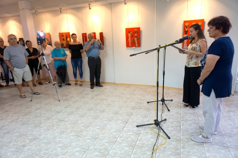 Самобитен творец от Лом подреди втора самостоятелна изложба в галерия Поломие Мариана Савова дъщеря на