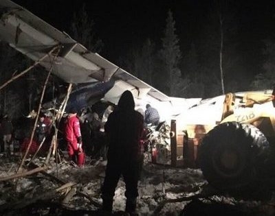 Самолет с 22 ма пътници на борда и тричленен екипаж се