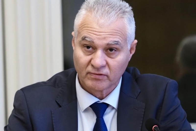 Тихата война за службите клати бурно държавата