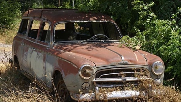 Старите и изоставени автомобили ще бъдат премахнати от община Берковица.