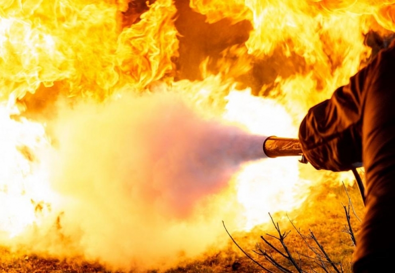 Забравен включен електрически уред предизвика пожар в частна фурна в