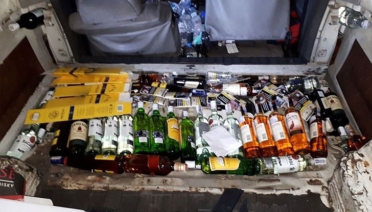 Тютюн, цигари и алкохол задържаха митничарите на "Дунав мост" при Видин и Русе