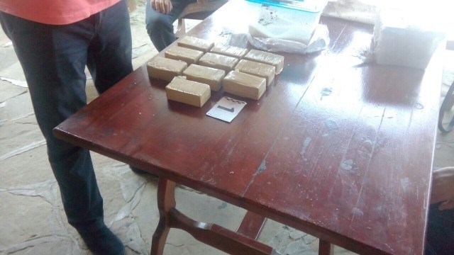 Полицията задържа и иззе от 63 годишен мъж 1 кг кокаин