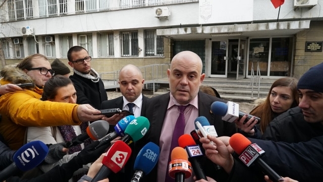 Петима икономически полицаи от столичното четвърто РУ са задържани за