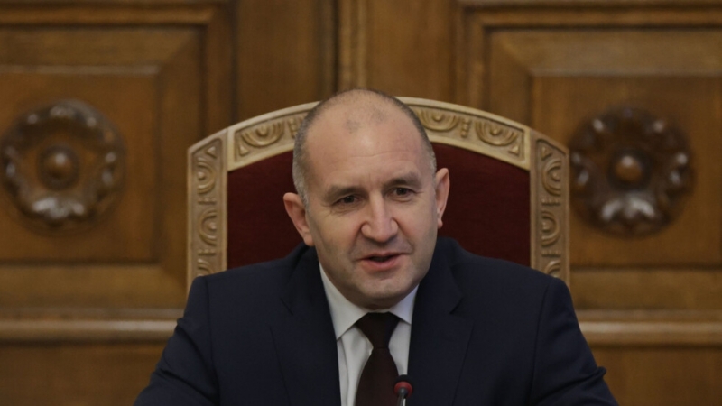 Трети ден продължават консултациите на Дондуков 2 след оставката на