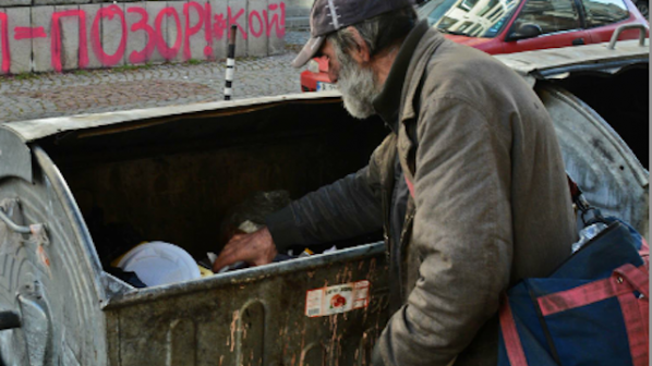 У нас “уличните събирачи” на отпадъци често са наричани “клошари”.