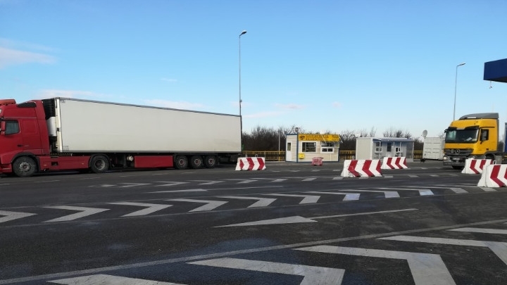 По част от граничните контролно пропускателни пунктове  ГКПП на границата с Гърция