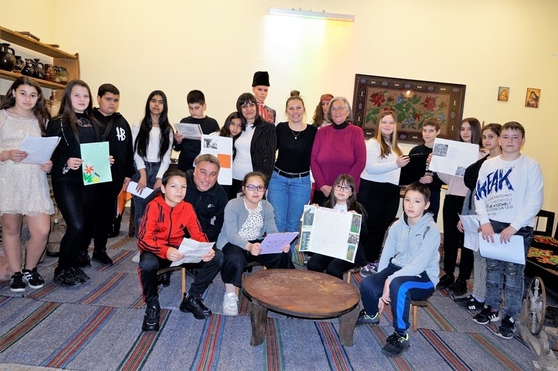 Открит урок на тема Традиционни народни празници от фолклорния празничен