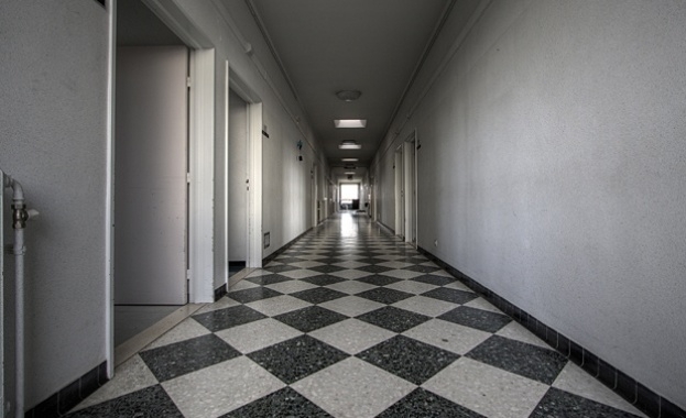 Пак напрежение в болницата в Ловеч 3 та лекари и