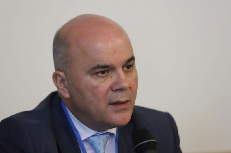 Работодателите да плащат не повече от 15 дни болнични в