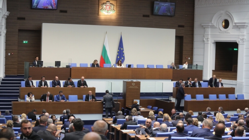 Депутатите преодоляха ветото на президента и приеха повторно Закона за ДАР