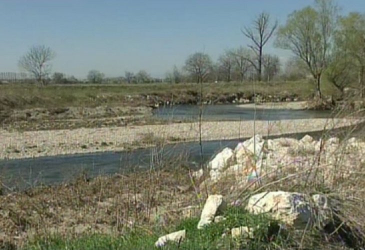 В землището на село Катуница община Садово река Чая скъса