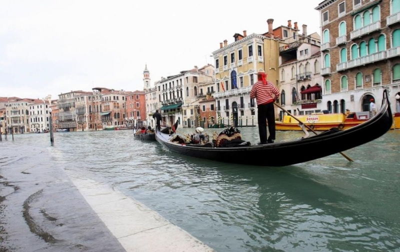 Венеция ще забрани туристическите групи от повече от 25 души