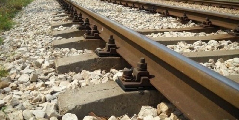 Влак блъсна колоездач на гара Дългопол Колоездачът е опитал да