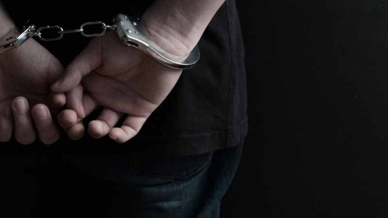 Задържаха трафикант с 10 нелегални мигранти които превозвал в автомобила