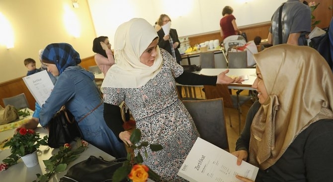 Учителките нямат право да носят бурки Това реши съд в