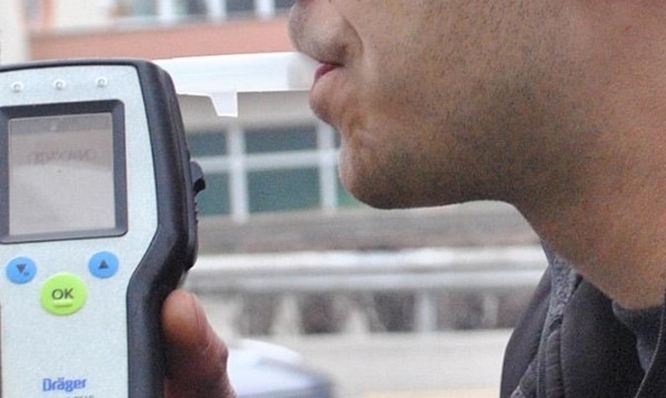 Задържаха шофьор с рекордните 3.93 промила на пътя за "Калотина"