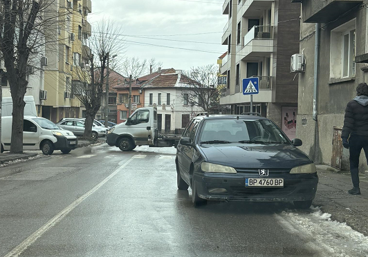 Поредното нагло паркиране на врачански тарикат лъсна в социалните мрежи