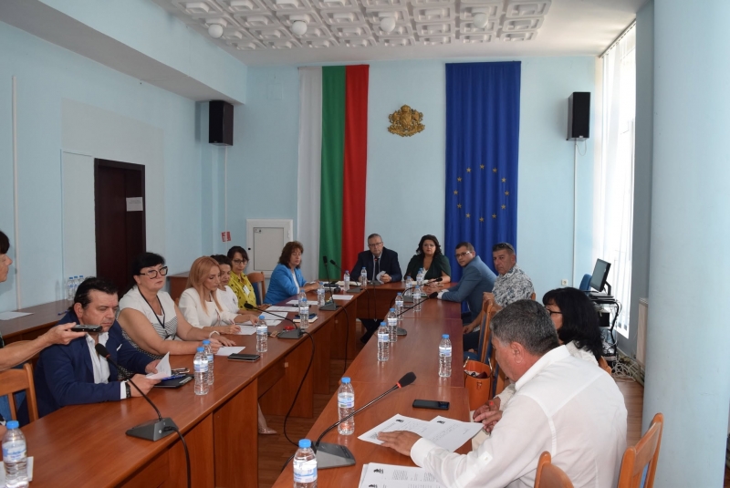 При консултациите: Партиите и коалициите постигнаха съгласие за състава на РИК-Монтана /снимки/